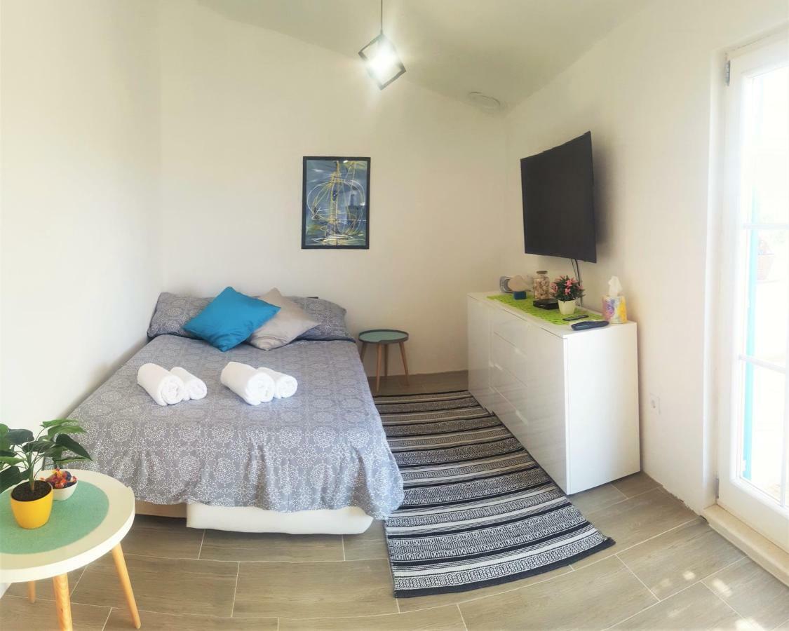 Apartment Svilan - Terrace With Sea View And Nature Zečevo Extérieur photo
